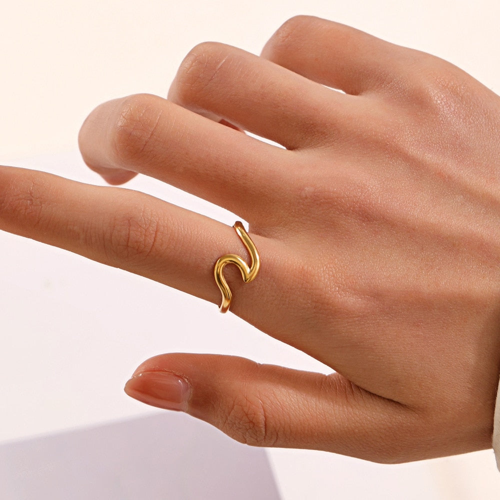 Rome Wave Ring