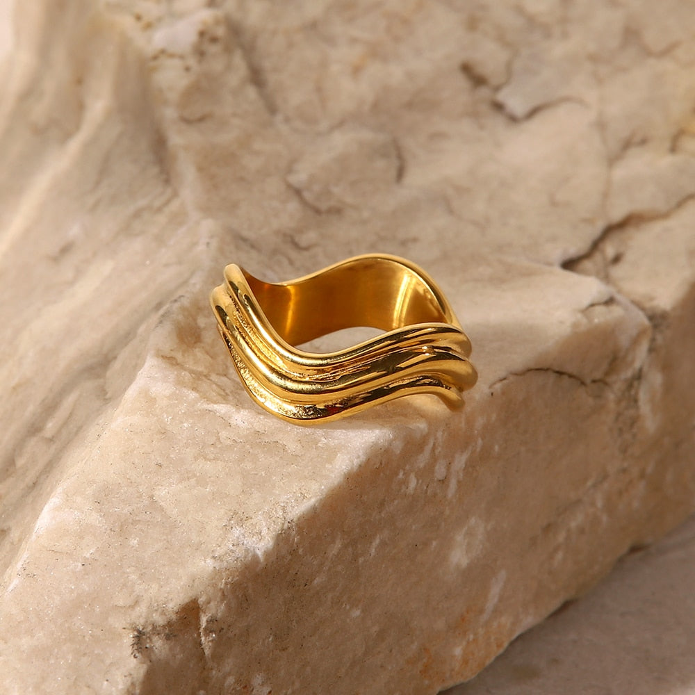 Budapest Wave Ring